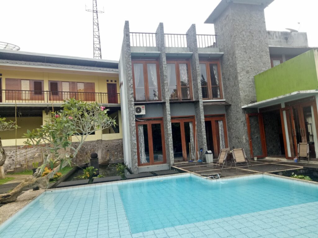 Sewa Villa Bukit Danau Cipanas Puncak - Villa Kota Bunga Cipanas - Adam